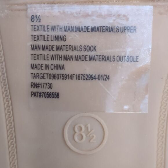 A New Day Cream/ Diamond Silver Glitzy Sandals 8.5 Flat Cushy Comfort - Picture 8 of 8